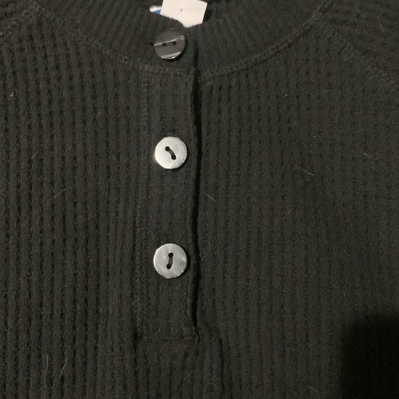Old navy long sleeve - Picture 2 of 4